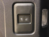【電子制御エアサスペンション】ドライブモードを選択するとモードにあった車高になりお客様の負担を軽減致します。オプション内にアダプティブダイナミクスも含まれます。