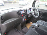 スッキリした運転席周り操作もしやすく各装置のコントロールができます。