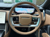 ムダのないインテリアデザインは運転席にお座りいただくと、上質なシートがお客様を包み込みます。ステアリングも握りやすい設計になっておりますのでとっさのハンドル操作も可能です。