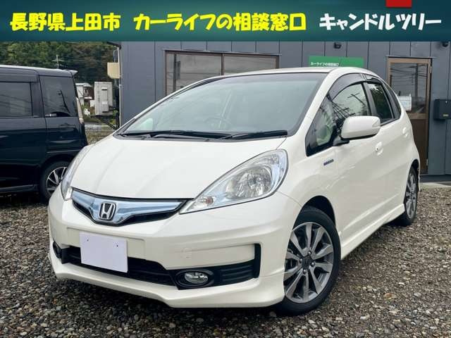 フィットハイブリッド 1.5 RS 