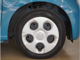 【ホイールキャップ】車に良く似合う純正ホイールキャップが装備されています。ノーマルタイヤ、スタッドレスタイヤも広島マツダにお任せください。