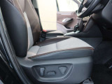パワーシート搭載。微妙な調整が手軽にでき、ピッタリなポジションで運転することが可能です。