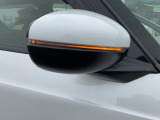 オシャレさと視認性を兼ね備えたLEDミラーウインカー♪