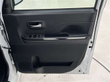 運転席ドア内側!