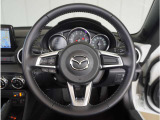 【運転席】最適なドライビングポジションでドライブをお楽しみください。