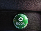 ECONボタンで低燃費モードに☆☆☆ECONスイッチを上手に使ってエコドライブ♪♪環境にもお財布にも優しい装備です☆☆☆