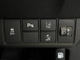 パーキングセンサーがついてますので車庫入れもより安心ですね