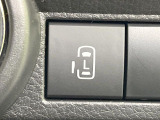 【パワースライドドア】スマートキーや運転席のスイッチでスライドドアの開閉が可能♪電動だから力を入れてドアを開ける必要が無く、小さいお子様でも、重い荷物を持っている時もラクに開け閉めできます♪