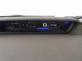 メーターはインテリアの上部にあり運転中でも視線移動が少なく安全です☆☆☆