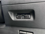【ETC装備】高速道路料金所での小銭の出し入れや雨天時における窓の開閉などの煩わしさから解放されます。料金所をスムーズに通過でき、快適です。