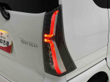 精悍なカスタム専用デザインのLEDリヤコンビネーションランプ(LEDストップランプ)で省電力・長寿命化を実現。