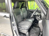 運転席シート廻りは使用感も少なく、良好な状態となっています。丁寧に使われていたことがよくわかりますね。