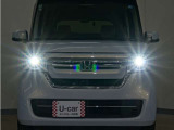 LEDヘッドライト(オートハイビーム機能付)が搭載されており、遠くまで明るく均一に照らし、高速道路等での安心感が向上しております。