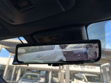電子インナーミラーでフル乗車で障害なくはっきりと後方を確認することができます