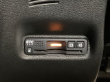 ハンドルの左下にETCがついています。高速道路の料金所の通過も楽々です!。 カードの取り出しもしやすい場所についています。