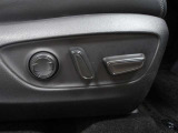 運転席はパワーシートなのでお好みのドライビングポジションに調整可能です♪