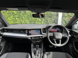 Audiのインテリアはエクステリア同様、優れたデザイン性とクオリティ、そして機能性を兼ね備えております。