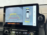 バックモニター付なので後退時に後方が見えるので安心。 車は構造上、死角がたくさんなので万が一を考えると必須ですね。 あくまで補助の為の装備、バックは目視で確認する事が重要ですよ。