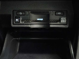 運転席お膝元にETCカード挿入口がございます。