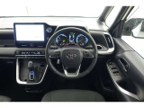 スポーティームード溢れる運転席周りですね。 クイックなドライビングに対応できるよな運転席回りになっています。 ドライブがますます楽しくなりますね!
