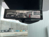 後ろに大きな荷物があっても広報確認が出来るインテリジェントルームミラーです。