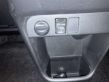 スマートフォンやお手持ちの機器のバッテリー残量が少なくなっても、運転中に充電ができるので安心ですね!