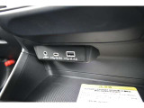 USB電源Aタイプ+Cタイプがついています。