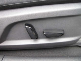 運転席はパワーシート!