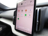 Google搭載のボルボなら、車内にいながら多彩なデジタルライフをお楽しみいただけます。Google Playから必要なアプリをダウンロードして、有意義な移動時間を楽しみましょう。