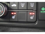 シートヒーター装備付き車!!座席に埋め込まれた電熱線によりシートを暖めることが出来る装備で、温められたシートは、寒い冬には最適です!!