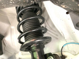 お車を安心してお乗りいただく為には、足回りの定期点検が欠かせません。サービスサポート(有償保証)では無料点検もご提供しており、安心のカーライフをお過ごしいただけるサポート体制が整っています。