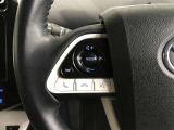 ステアリングスイッチ付き。前方から目を離すことなく操作することが可能です。