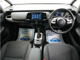 運転にかかわる様々な操作を安全に行えるように視点移動が少なく、操作性に配慮されたスイッチ類が凝縮されたコクピットです。