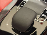 メモリー付き電動シートも装備されておりますのでシート位置を3パターン記憶できます。