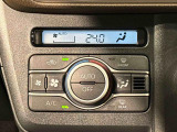 車内空調は&rdquo;AUTOエアコン&rdquo;にお任せ。運転に集中出来ますよ!