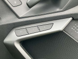 シートメモリー装備 運転席のシート位置を記憶させ、シート位置を変えても記憶させた位置にセットすることができます。複数運転されるお客様にもお勧めな機能でございます。