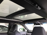 ムーンルーフ☆車内に日光や風をとりこみながら快適な室内空間でドライブもいいですね☆