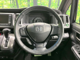 【純正革巻きステアリング】上質な革を使用することで、手にしっかり馴染みとても運転しやすいハンドルです♪
