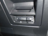 ETCが装着されています。再セットアップ後高速道路の料金所をノンストップで通過できて大変便利です。