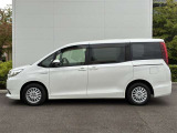 ボディ色はホワイトパールクリスタルシャインです。  ※弊社では、現車確認・納車時にご来店いただける福島県内在住のお客様、および隣接県のお客様への販売に限らせていただいております。