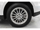 BCD車両は、輸入時にアメリカでの走行距離及び、アクシデント履歴を管理する『AutoCheck』に各車両を照会。日本に到着後、非営利法人・日本自動車鑑定協会『JAAA』での修復歴等の鑑定を行います。
