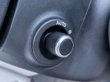 【電動ステアリングコラム】シートメモリーと合わせて使用すると複数人運転する場合は、お好きなポジションを記憶する事ができます。細かな調節も可能なため、ストレスなく運転が出来ます。