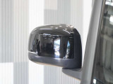 ◆ドアミラーウインカー◆ドアミラーにウインカーを装備しています。対向車に自身の進行方向を合図し安全に運転できます。