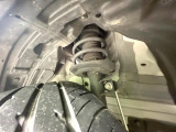 お車を安心してお乗りいただく為には、足回りの定期点検が欠かせません。サービスサポート(有償保証)では無料点検もご提供しており、安心のカーライフをお過ごしいただけるサポート体制が整っています。