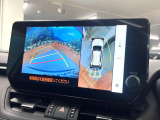 【パノラミックビューモニター】専用のカメラにより、上から見下ろしたような視点で360度クルマの周囲を確認することができます☆死角部分も確認しやすく、狭い場所での切り返しや駐車もスムーズに行えます。