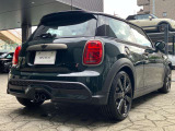 MINI専門のメカニックが、100項目にも上るポイントを徹底的にチェック。交換基準に達した部品があれば、弊社負担にて交換後、お客様へご納車致します。