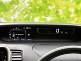 視認性の高いメーターパネルは、運転に必要な情報を一目で確認でき、運転に集中できる環境が整っています。洗練されたデザインも魅力です。