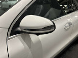 視認性が高い純正ミラーを採用しております。安全に運転が出来る様、一つ一つの部品に拘っているのがメルセデス・ベンツです。