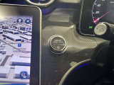 バックカメラにより駐車時の後方確認も楽にできます。