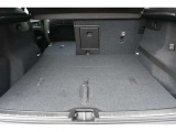 60:40の可倒式シートバックを採用しています。長さのあるお荷物を積まれても後席にゆったりご乗車いただけます。